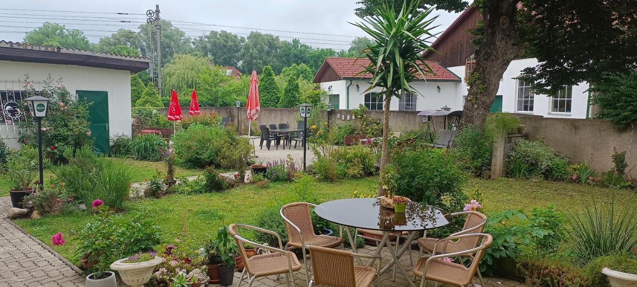 Gasthaus Schwarzer Adler Altenberg  외부 사진
